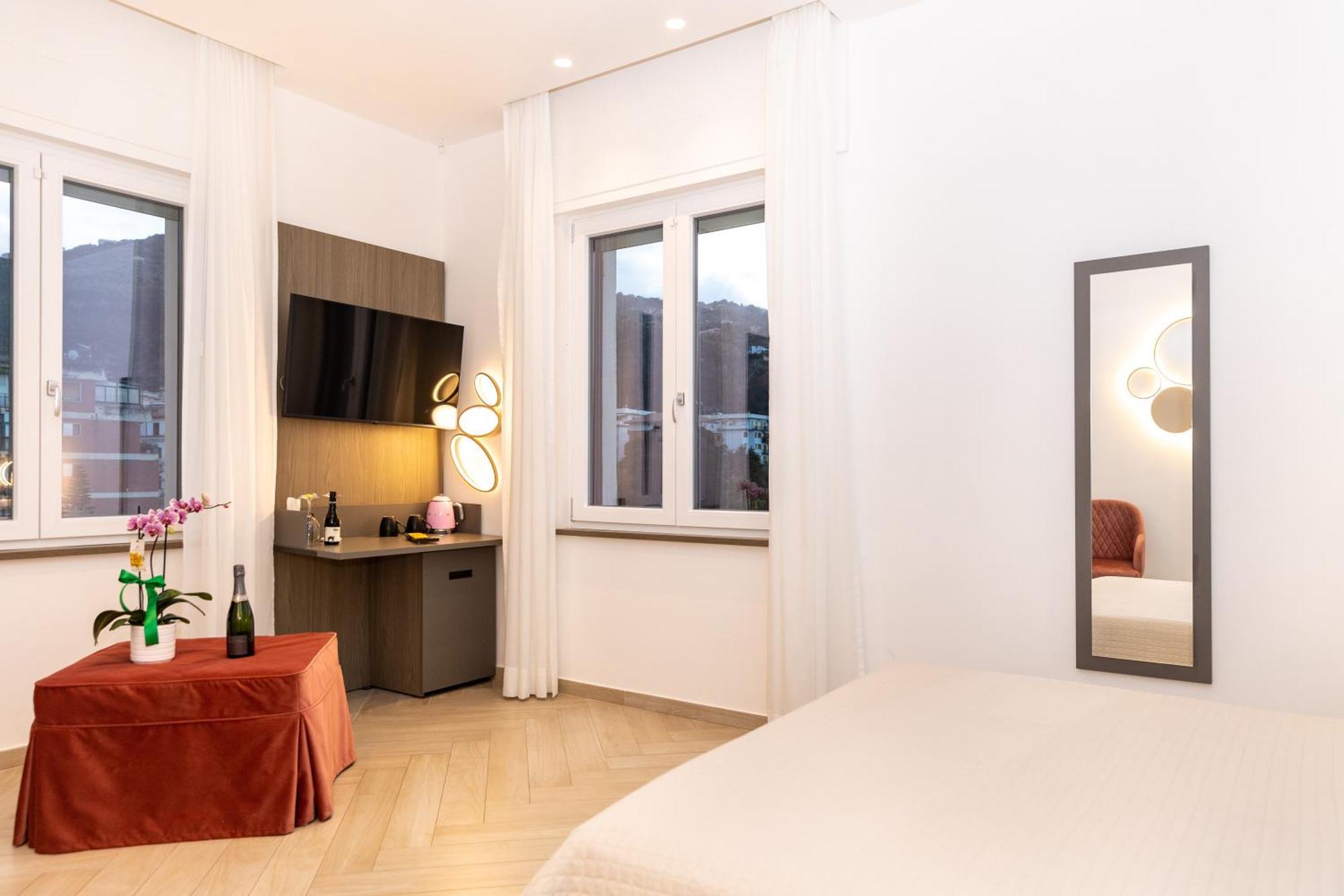 Patriziella 4 Rooms Соренто Екстериор снимка
